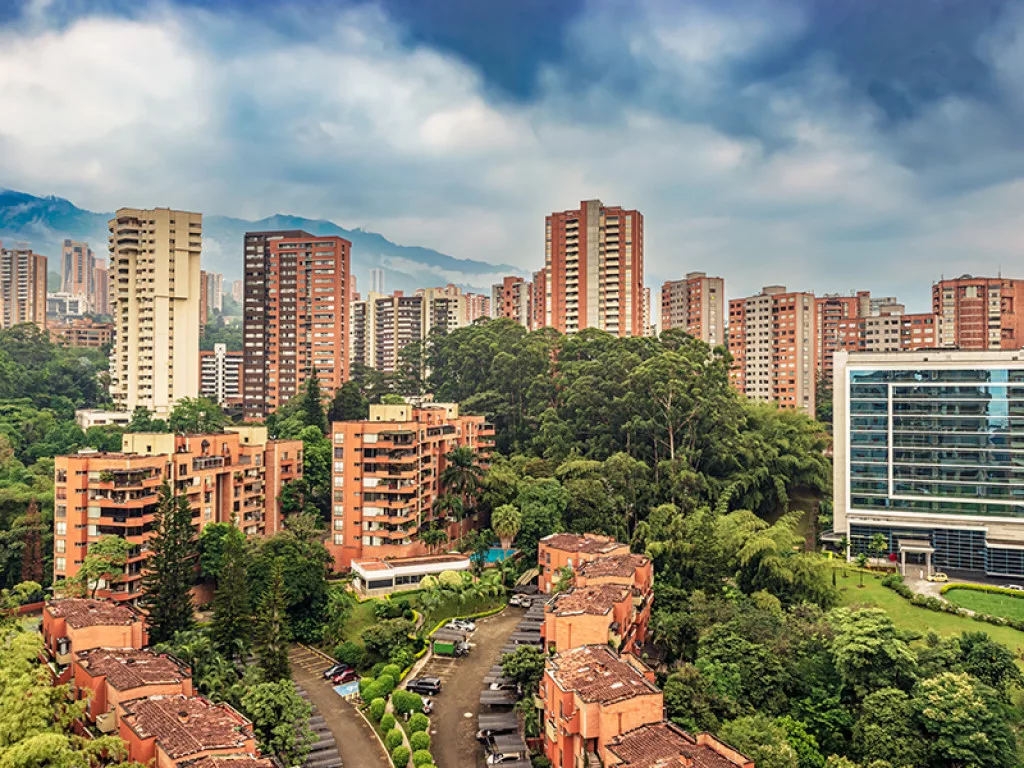 Real City Tours Moravia, Medellin