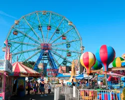 New York, NY, U.S.A. - Wonder Wheel: Luna Park in Coney Island