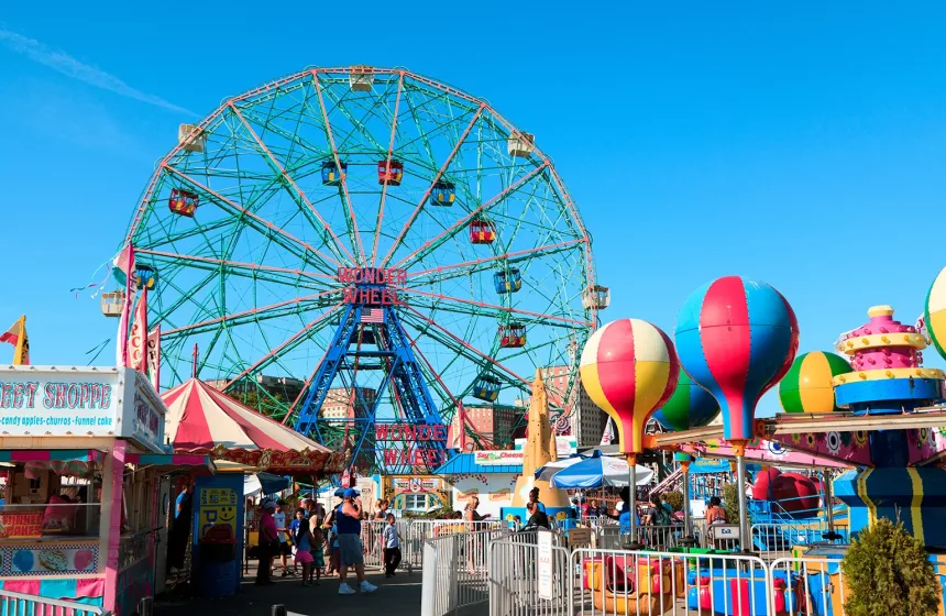 New York, NY, U.S.A. - Wonder Wheel: Luna Park in Coney Island