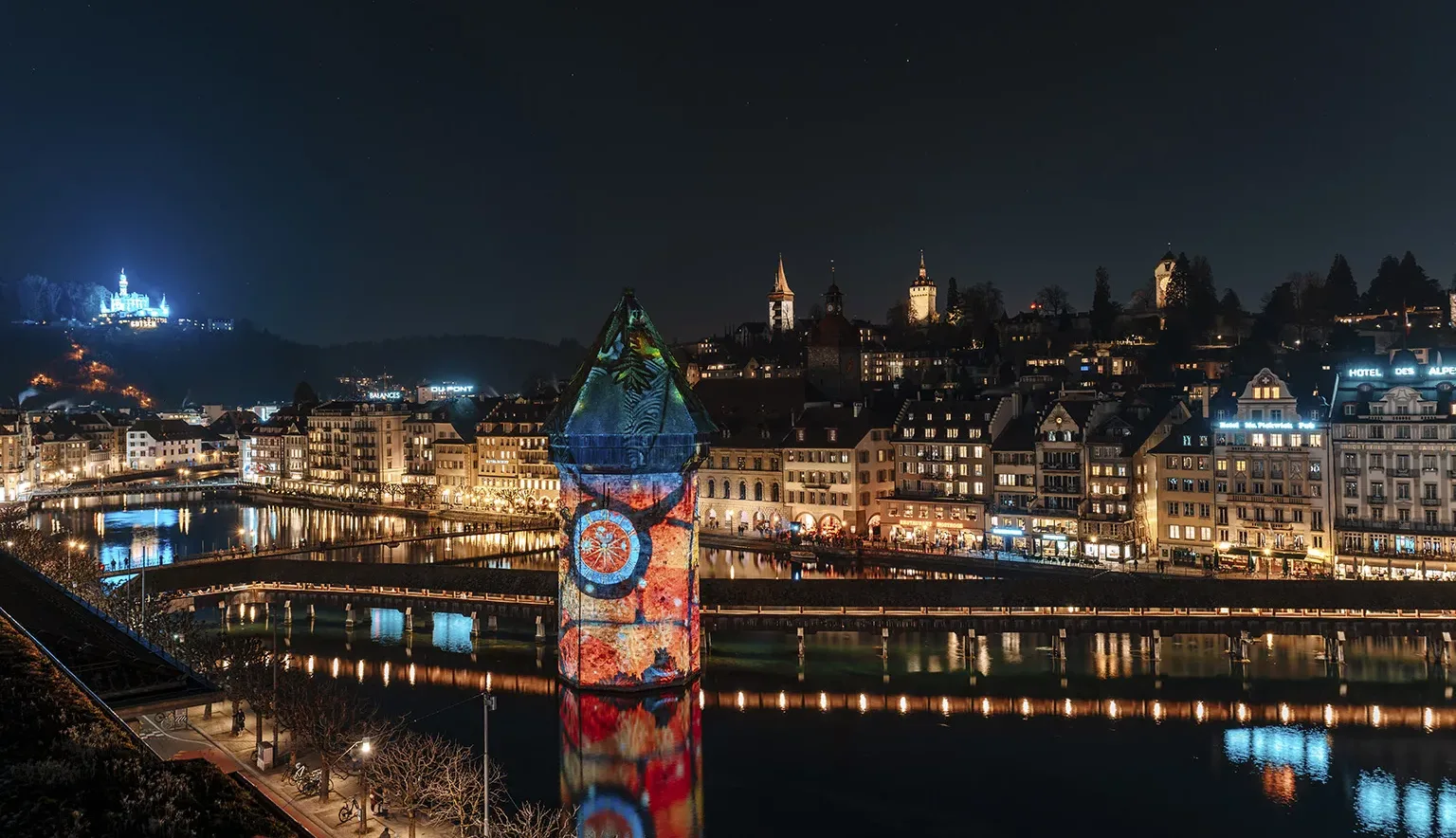 Lilu Lichtfestival 2022 | Wasserturm, Kapellbrücke