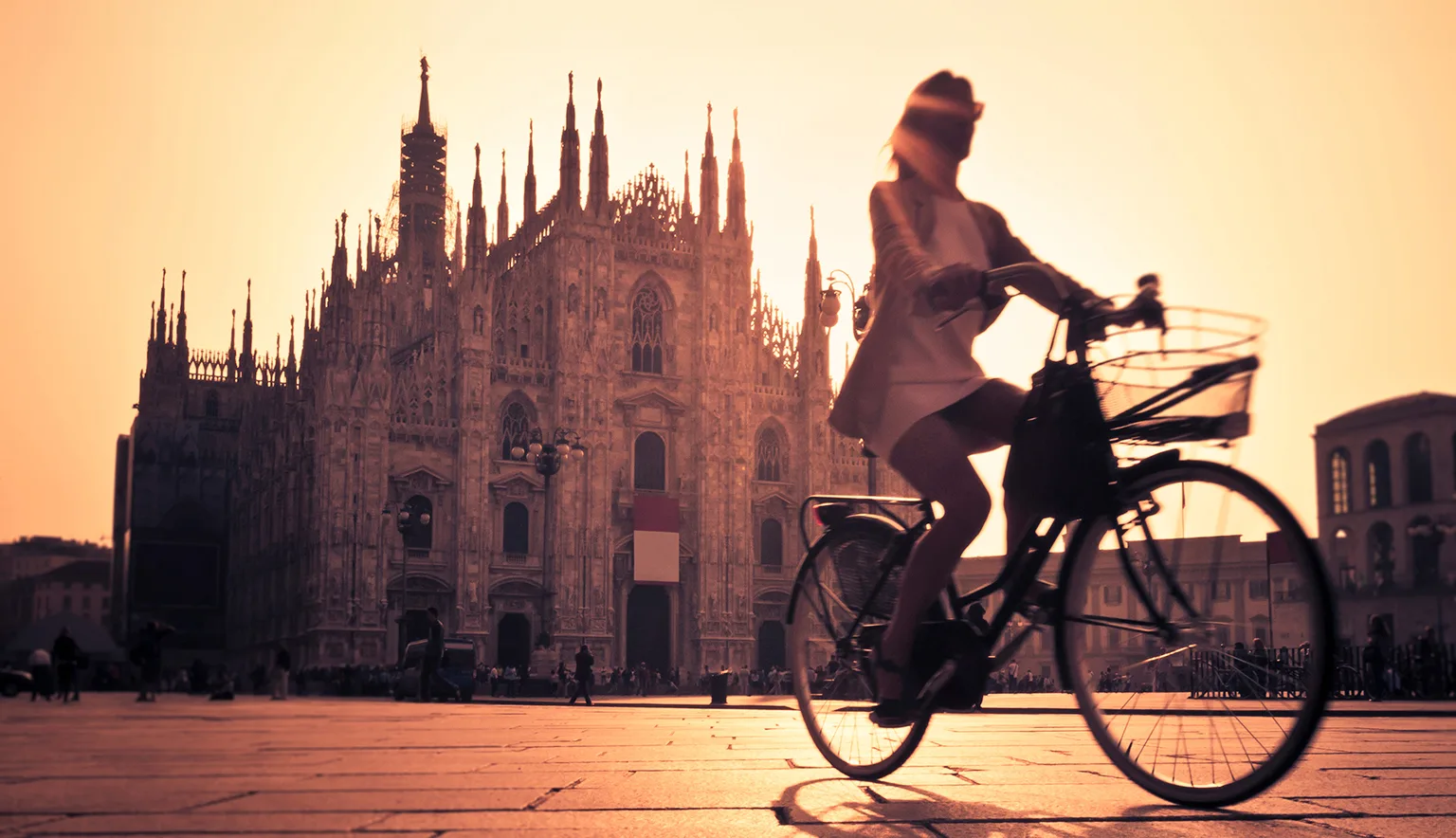 Cycling in Milan