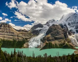 Panoramatic view of Berg Lake with glaciers in Mt. Robson provincial park of British Colombia, Canada