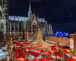 Weihnachtsmarkt in Köln am Dom