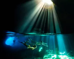 Underwater swimming in Vanuatu