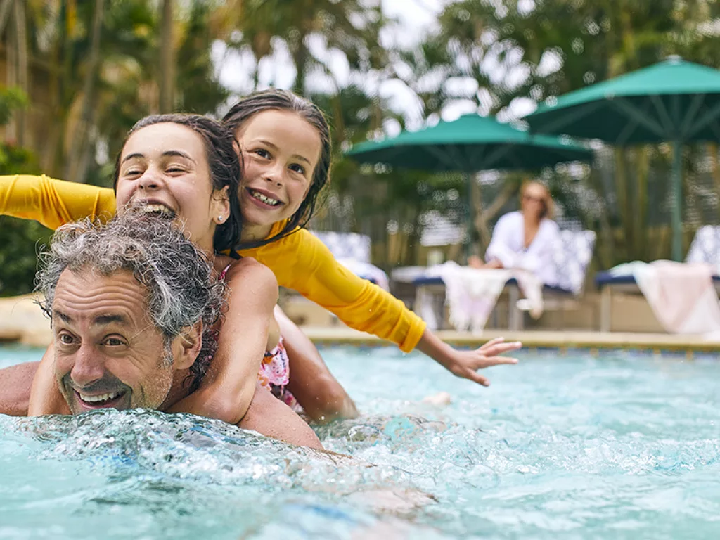 how many tourists visit the gold coast every year